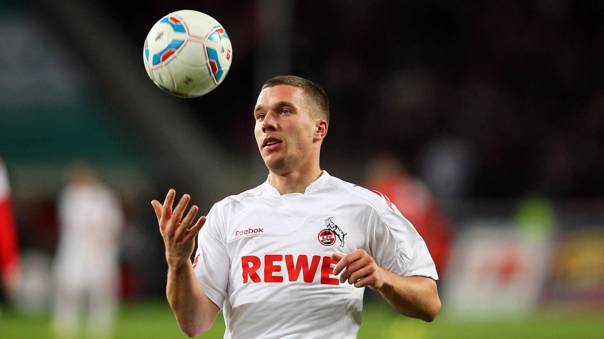 曼联读秒头球绝平热刺戏剧收尾全场沸腾，热刺曼联视频